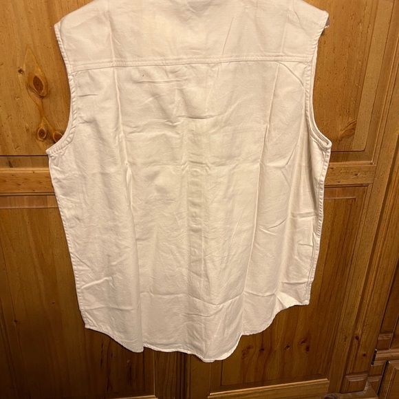 Womens sleeveless tan colored blouse by Lexicco New York size XL ! - Picture 2 of 3